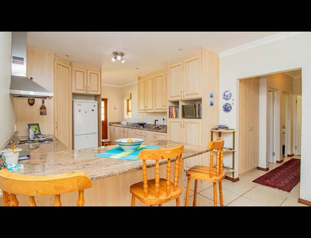 3 BEDROOM HOUSE FOR SALE IN SANDBAAI